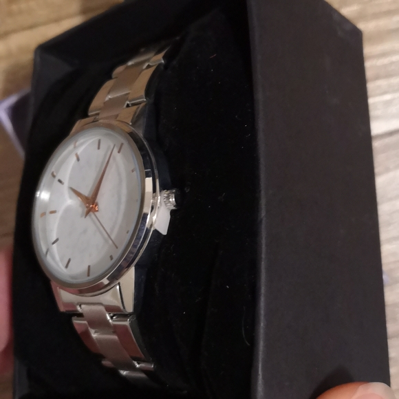 Watch - Picture 2 of 4